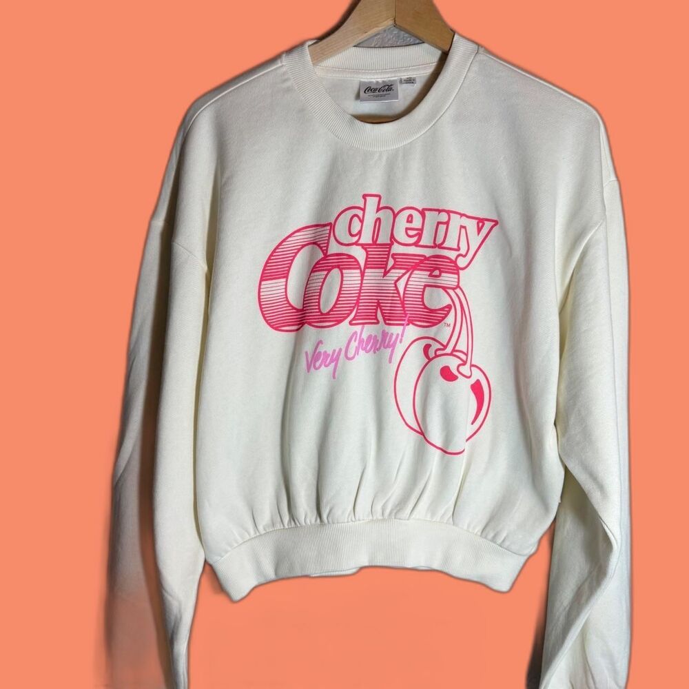 Coca-cola Women's Cream and Pink Sweatshirt. SZ Med